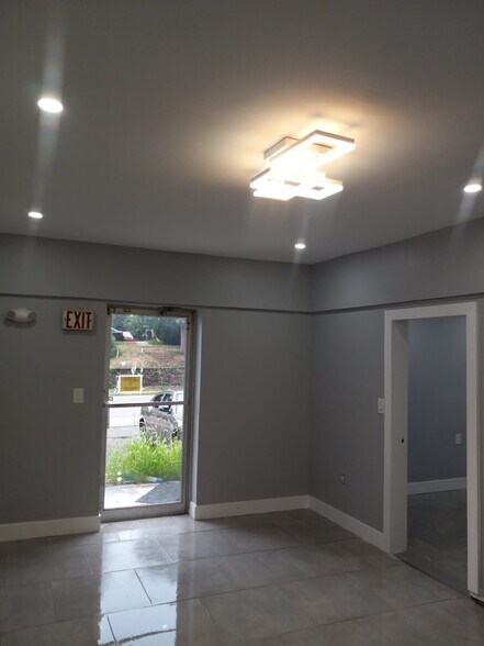 More Photos Of 9 Meadow Rd, Rutherford General Retail For Lease