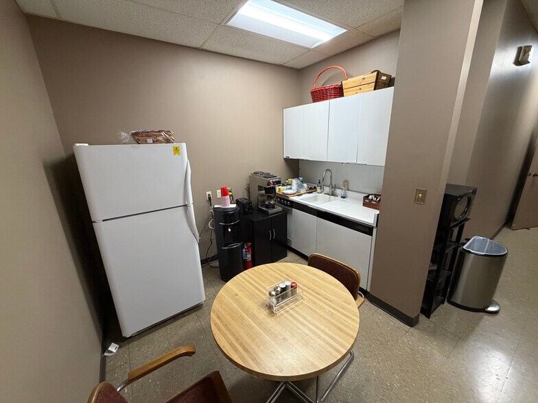 More Photos Of 9029 Metcalf Ave, Overland Park Freestanding For Sale