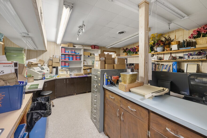 More Photos Of 105 N Main St, North Syracuse Medical For Sale