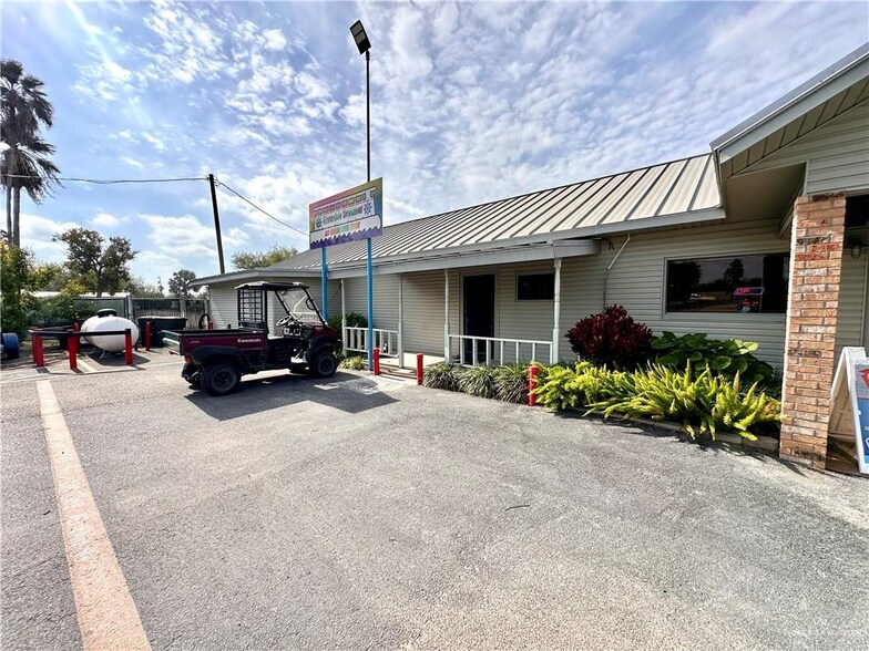 More Photos Of 214 E Chimney Rd, Mission Restaurant For Sale