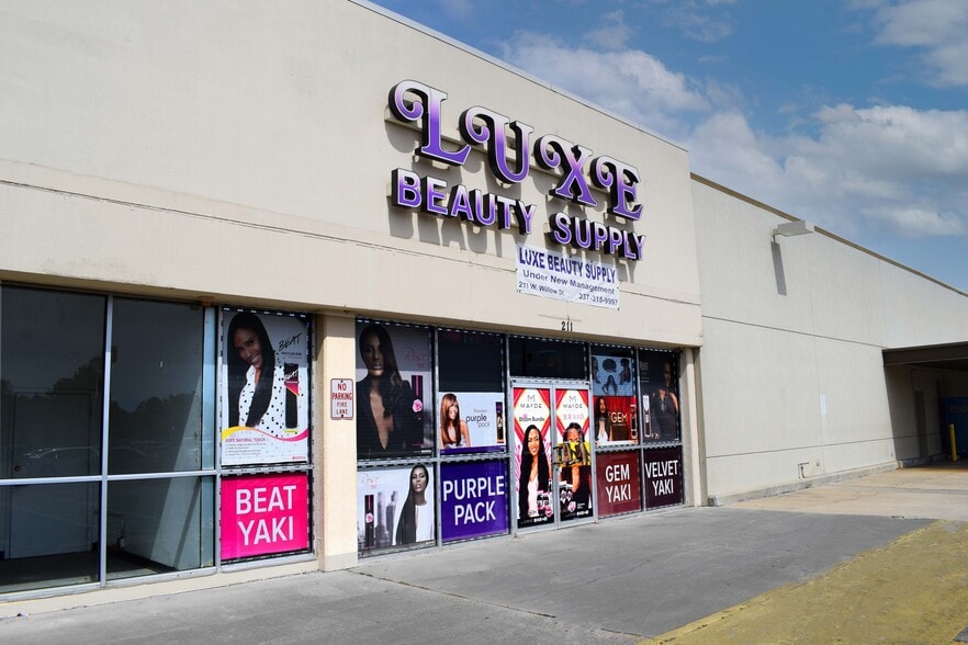 More Photos Of 215 W Willow St, Lafayette Storefront For Lease