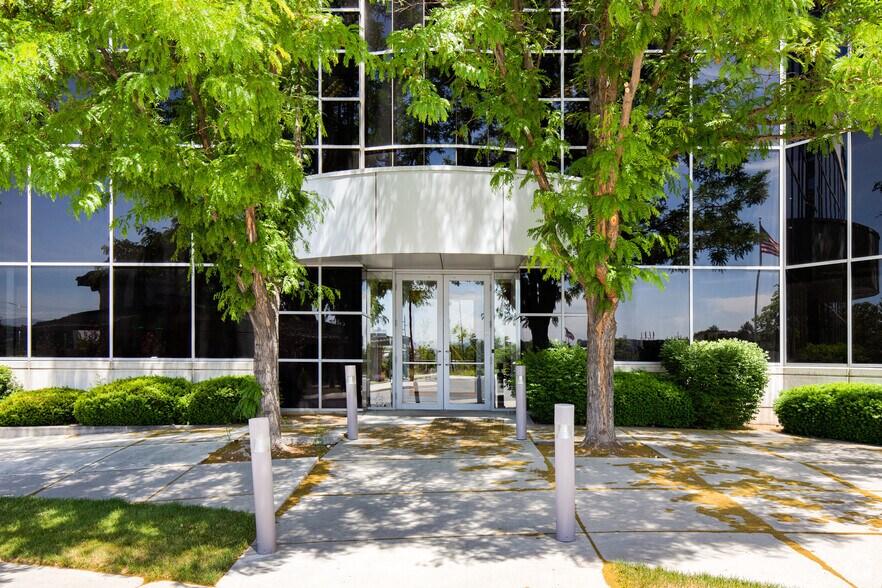 More Photos Of 5353 S 960 E, Salt Lake City Office For Lease