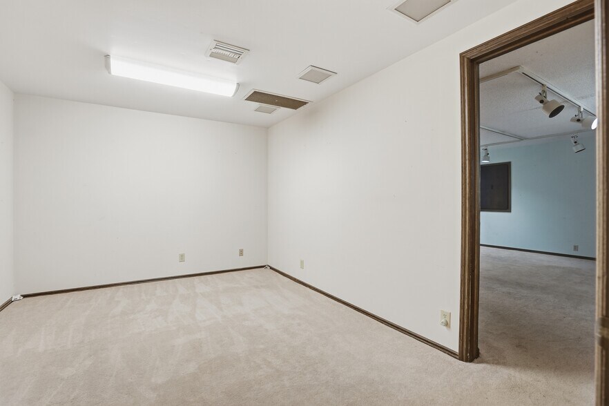 More Photos Of 4806 N Perkins Rd, Stillwater Office For Sale