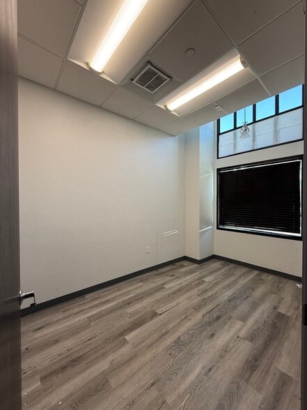 More Photos Of 400-410 E Main St, Visalia Office For Lease