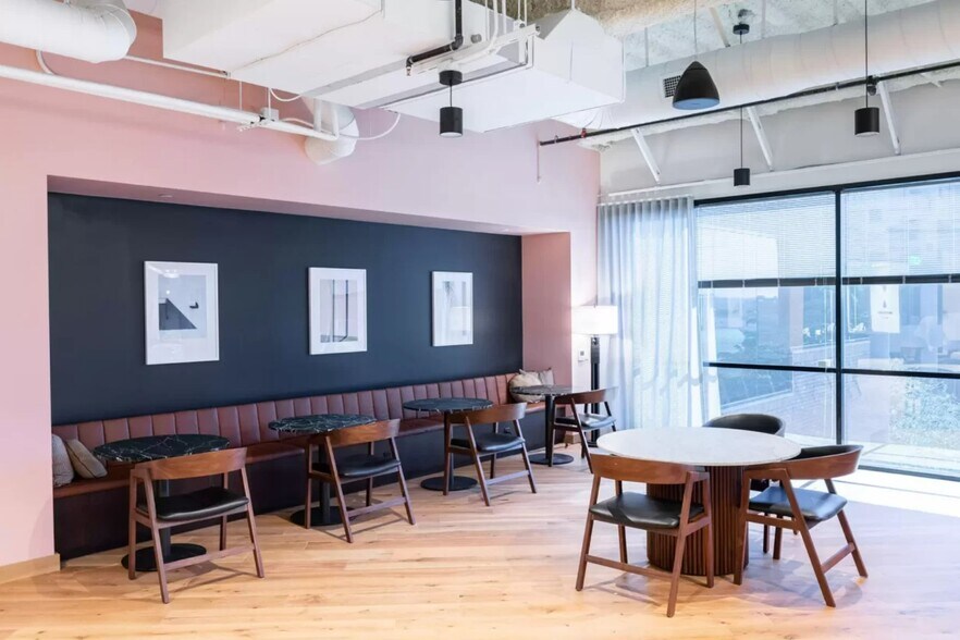 More Photos Of 3090 Bristol St, Costa Mesa Coworking Space