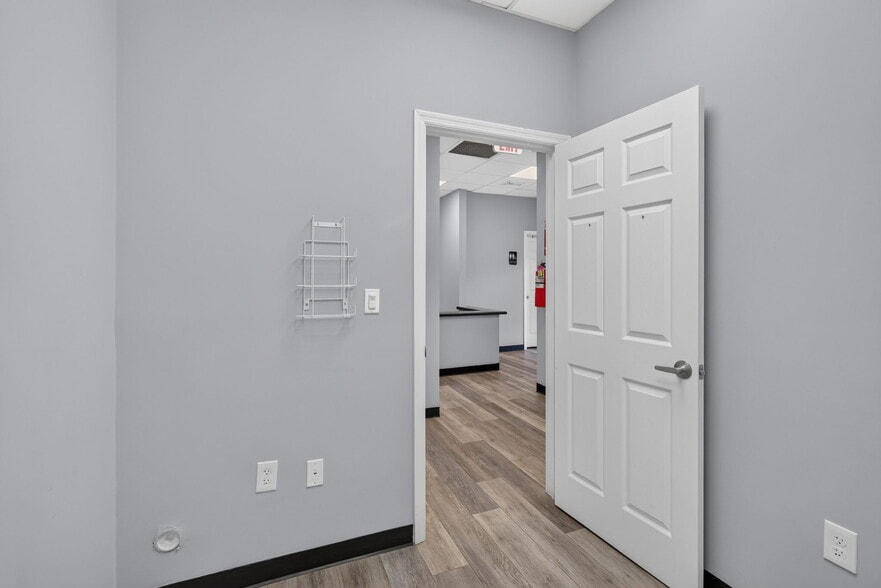 More Photos Of 8080 Pasadena Blvd, Pembroke Pines Office For Lease