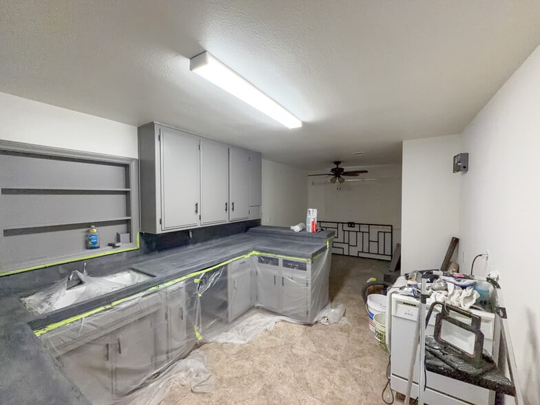 More Photos Of 10051 Mission Blvd, Jurupa Valley Contractor Storage Yard For Lease
