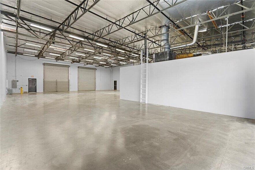 More Photos Of 15350 Fairfield Ranch Rd, Chino Hills Warehouse For Lease