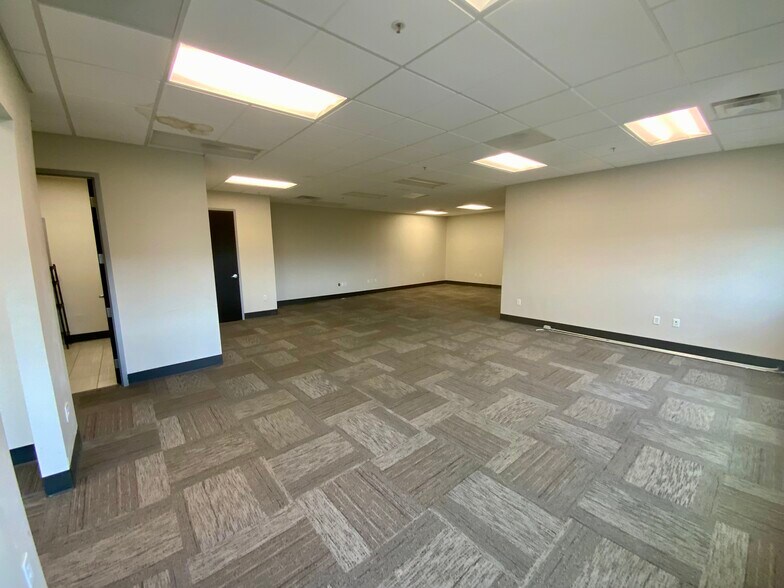 More Photos Of 2972 W Maple Loop Dr, Lehi Office For Lease