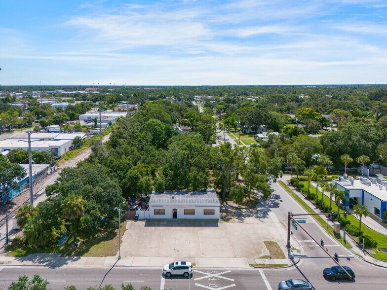 More Photos Of 1000 N Washington Blvd, Sarasota Office For Sale