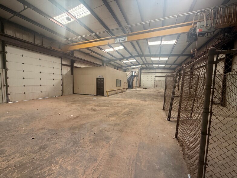 More Photos Of 9105 W Interstate 20, Midland Warehouse For Lease