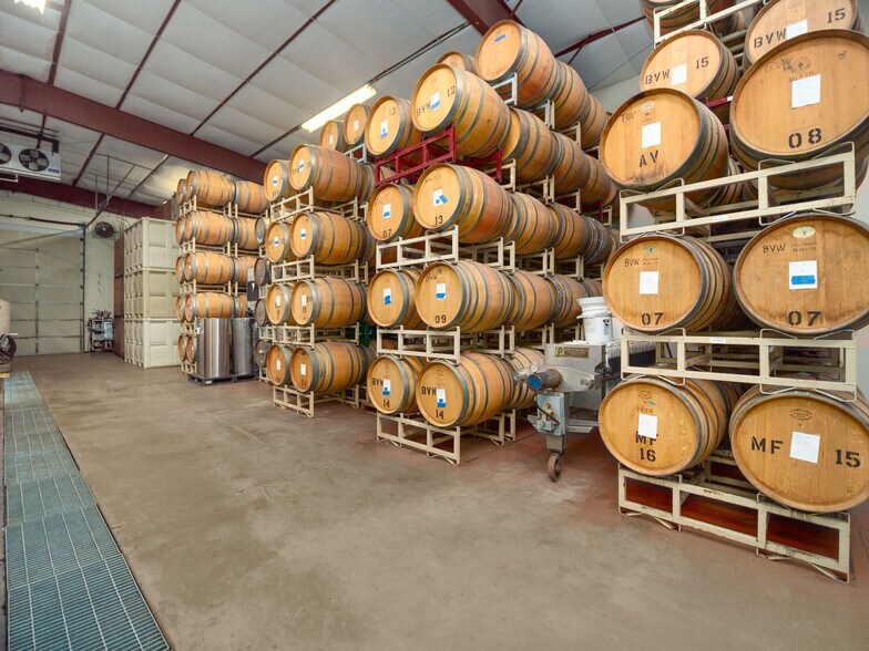 More Photos Of 345 1st St, Elkton Winery Vineyard For Sale