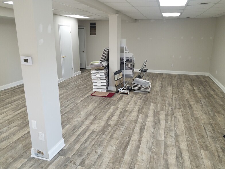 More Photos Of 2476 Broadhead Rd, Aliquippa Storefront Retail Residential For Lease