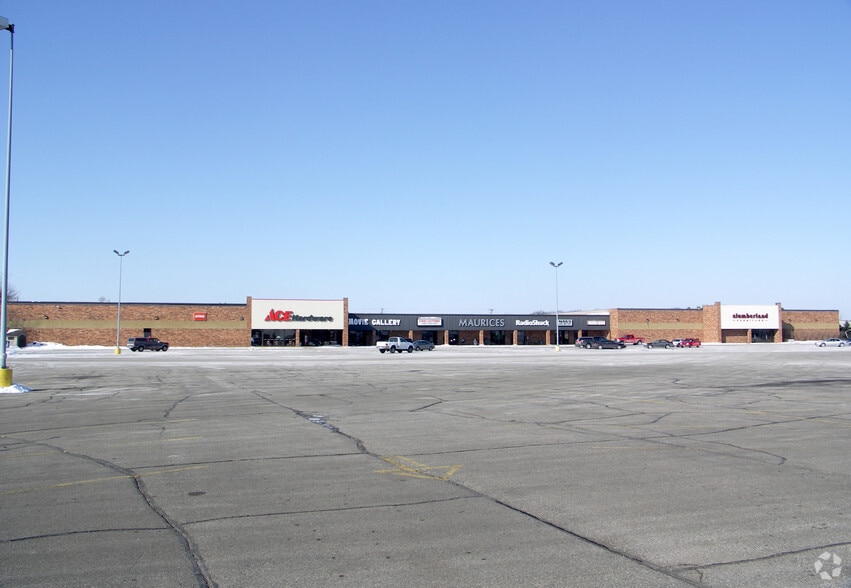 Primary Photo Of 1110-1122 N Superior Ave, Tomah Unknown For Lease