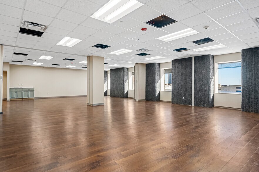 More Photos Of 615 N Upper Broadway St, Corpus Christi Office For Lease