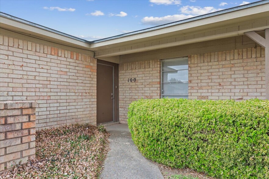 More Photos Of Gruver Circle, Hewitt Apartments For Sale