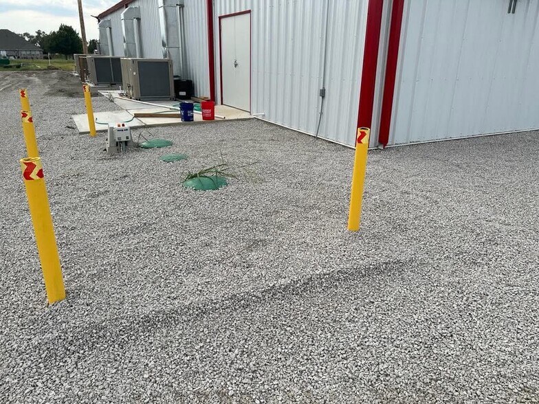 More Photos Of 13912 N 3977 Rd, Dewey Manufacturing For Sale