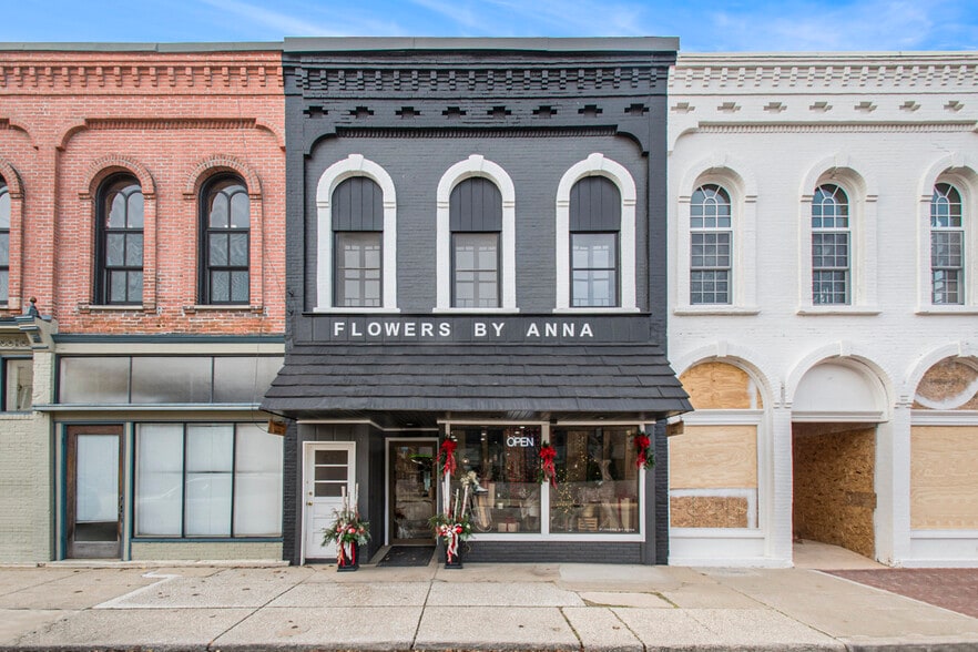 More Photos Of 111 Commercial St, Dowagiac Storefront Retail Residential For Sale