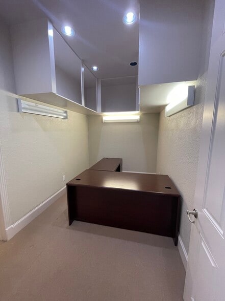 More Photos Of 11123 McCracken Cir, Cypress Office For Sale