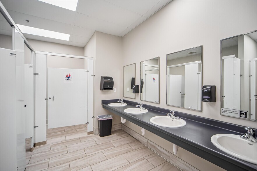More Photos Of 801 NE Venture Dr, Waukee Daycare Center For Sale