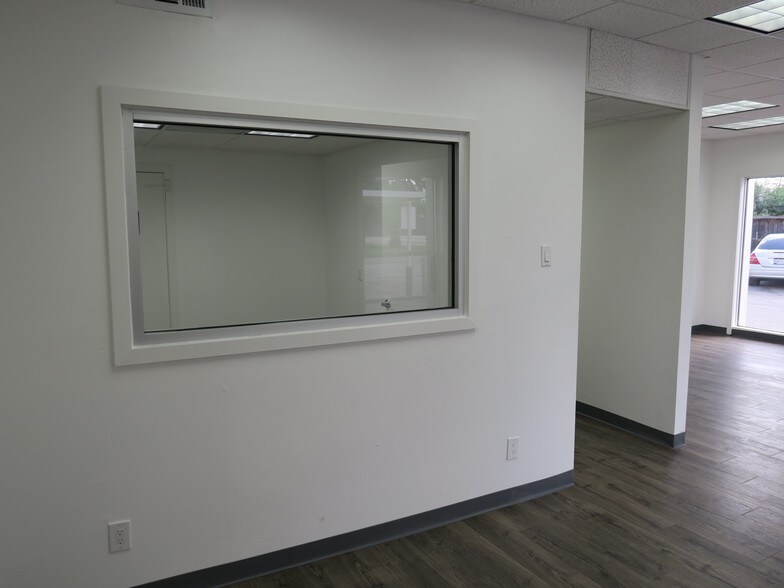 More Photos Of 5930 Star Ln, Houston General Retail For Lease