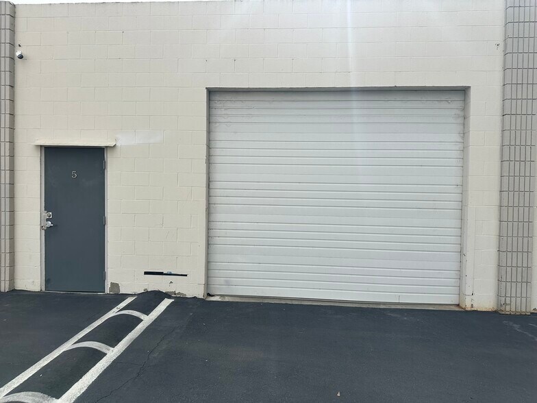 More Photos Of 6829 Canoga Ave, Canoga Park Manufacturing For Lease