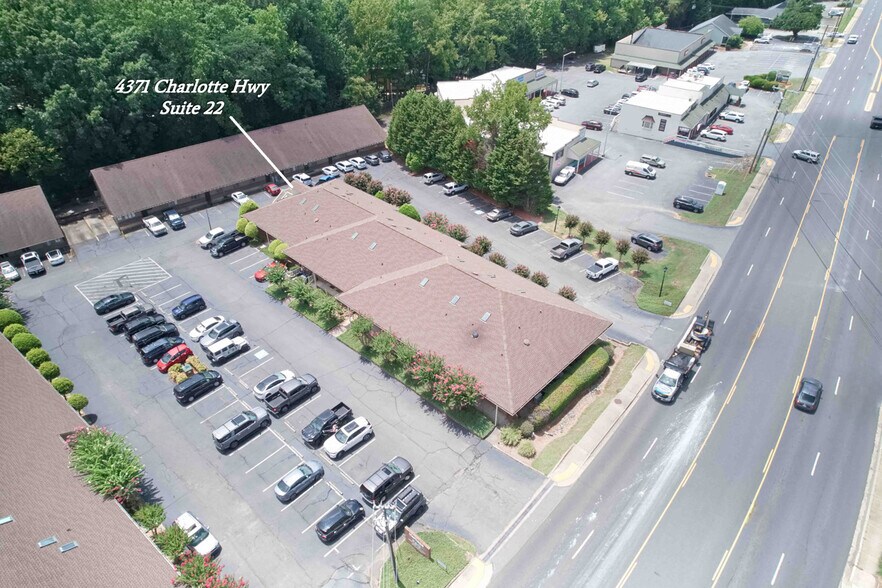 More Photos Of 4371 Charlotte Hwy, Clover Office For Sale