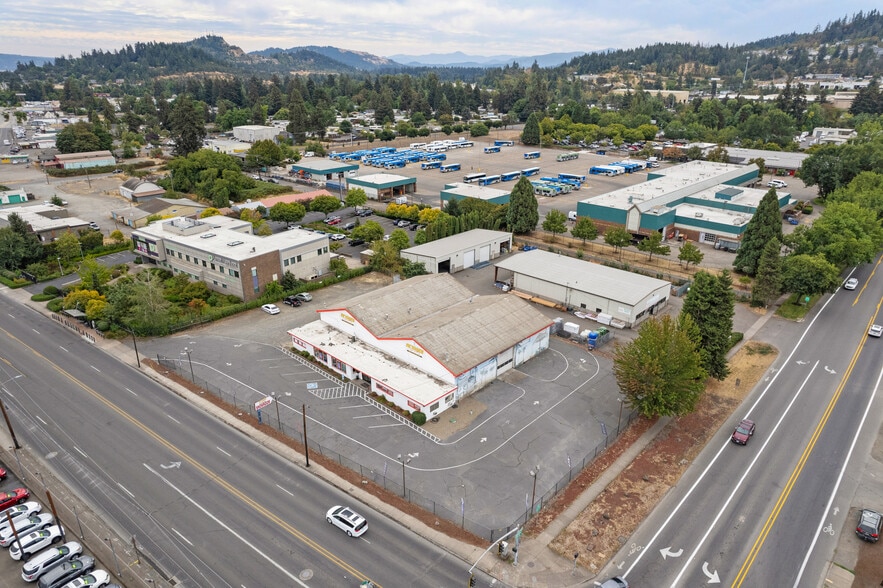 More Photos Of 3521 Franklin Blvd, Eugene Auto Dealership For Sale