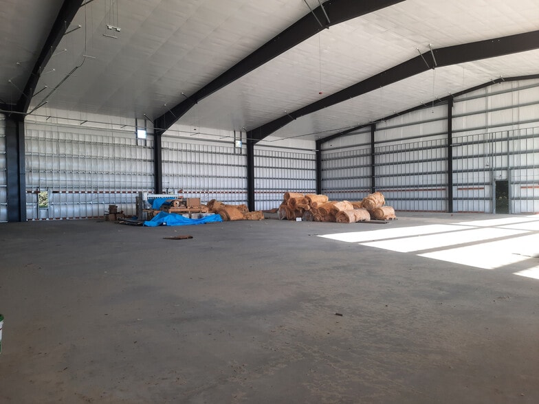 More Photos Of 11826 NE 62nd Ter, Lady Lake Warehouse For Sale