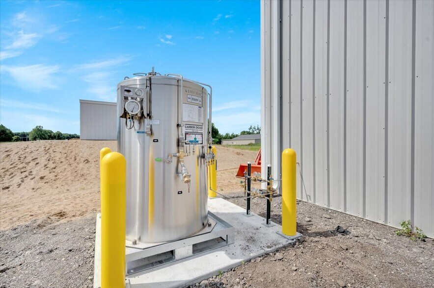 More Photos Of 8975 Page Ave, Jackson Warehouse For Sale