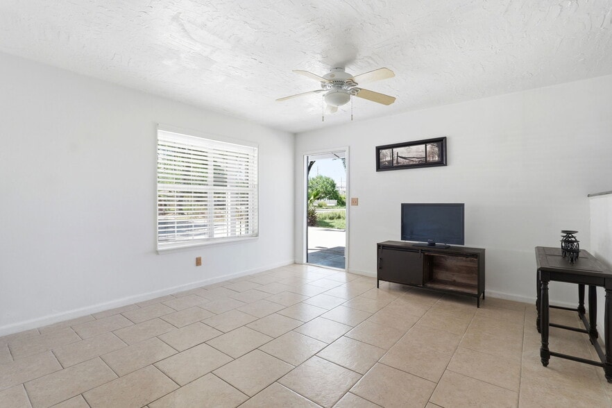 More Photos Of 207 SE 6th Ave, Okeechobee Multifamily For Sale