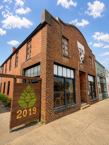 More Photos Of 228 S Main St, Woodruff Storefront Retail Office For Sale