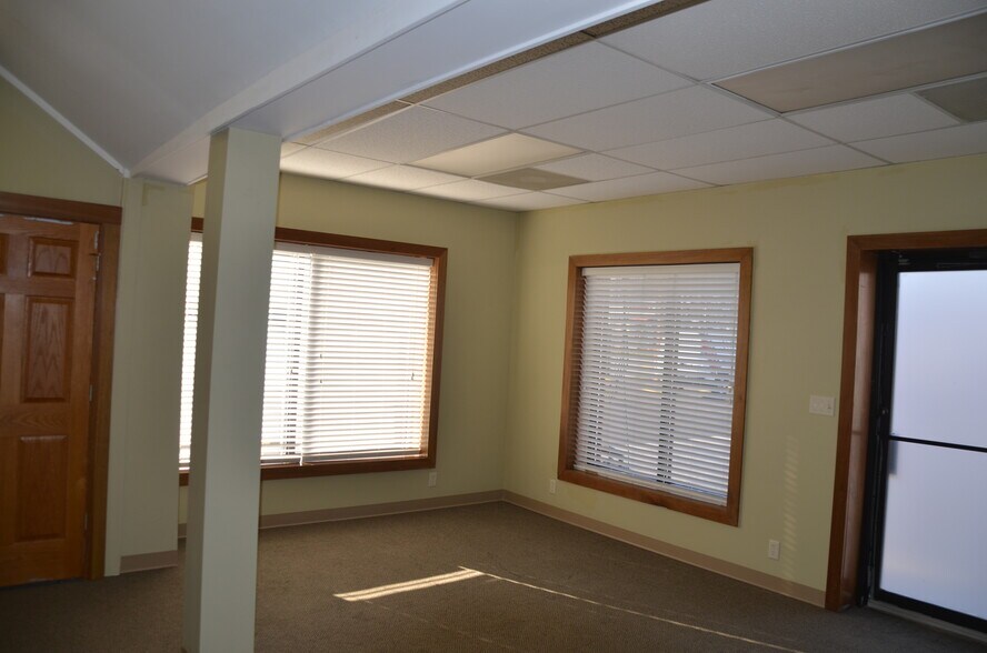 More Photos Of 115 E South Street, Sandwich Storefront Retail Office For Lease