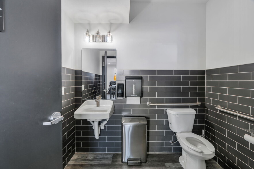 More Photos Of 329 W Main St, American Fork Light Manufacturing For Lease