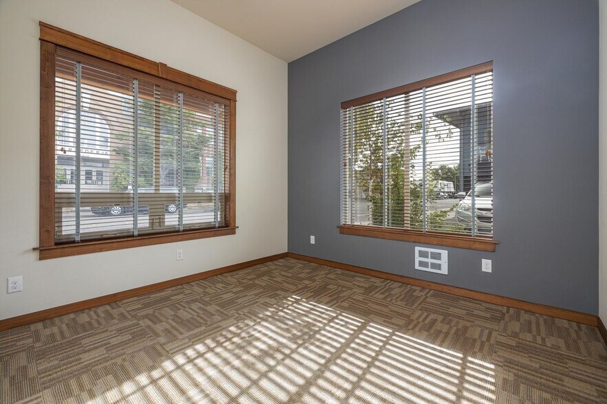 More Photos Of 1315 Dupont St, Bellingham Office Residential For Lease