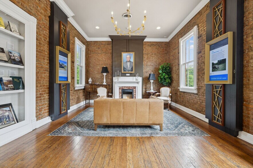 More Photos Of 108 Bridge St, Franklin Storefront For Sale