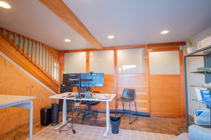 More Photos Of 120 N Line St, Moscow Office For Sale