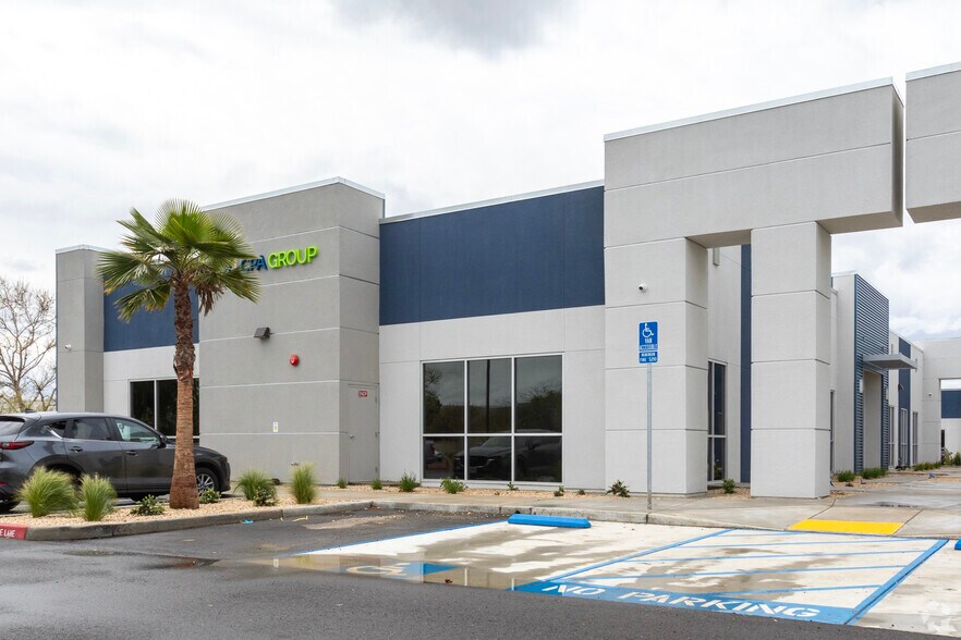 More Photos Of 918 N Temperance Ave, Clovis Office For Sale