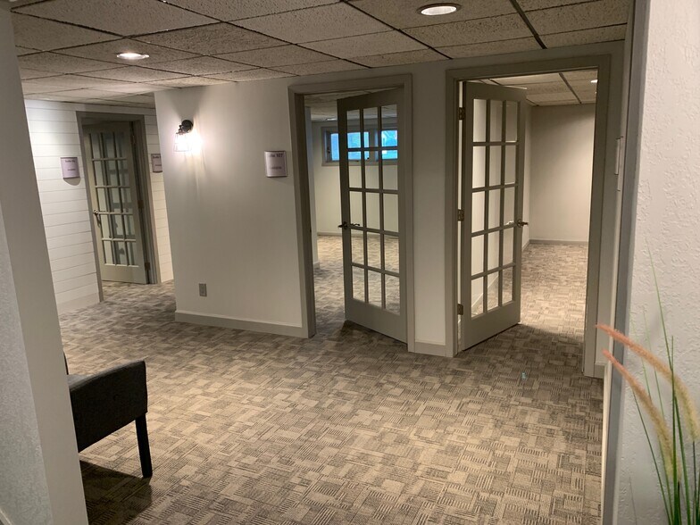 More Photos Of 5702 Elaine Dr, Rockford Unknown For Lease