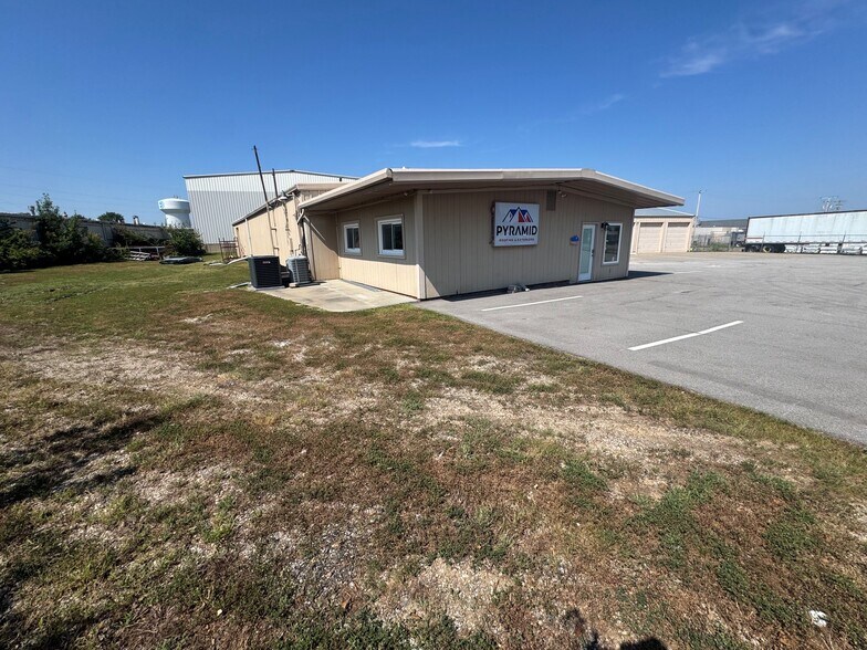 More Photos Of 17230-17232 Bel-Ray Pl, Belton Warehouse For Sale