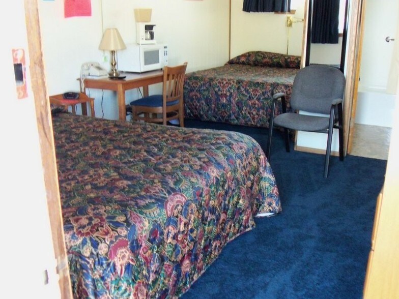 More Photos Of 219 S Washington St, Afton Hotel For Sale