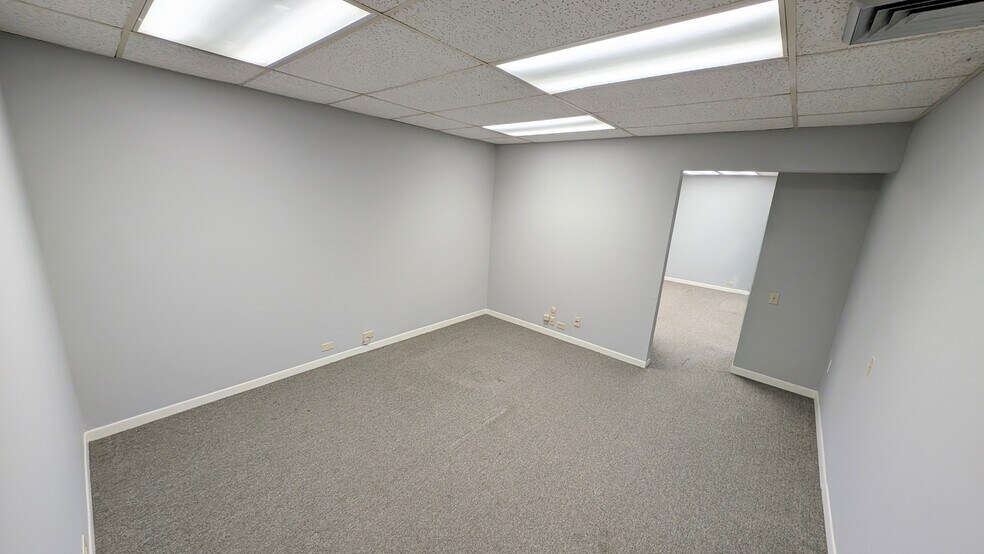 More Photos Of 2131 Hollywood Blvd, Hollywood Office Residential For Lease