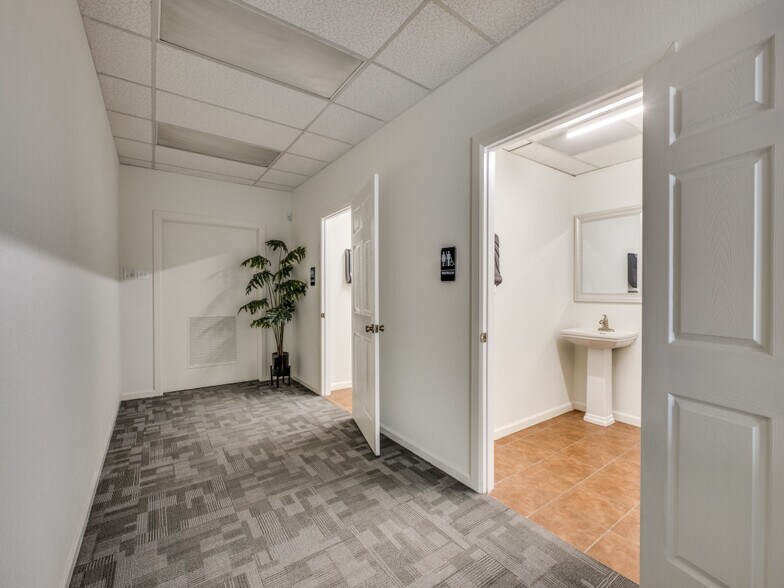 More Photos Of 1202 N Flores St, San Antonio Loft Creative Space For Sale