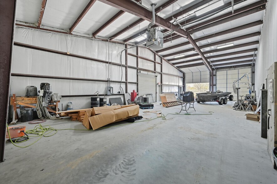 More Photos Of 180 E Chapman Dr, Sanger Warehouse For Sale