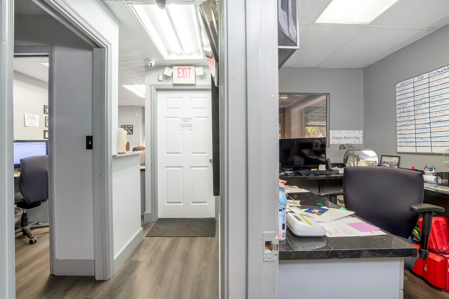 More Photos Of 3071 NW 64th Ave, Sunrise Warehouse For Sale