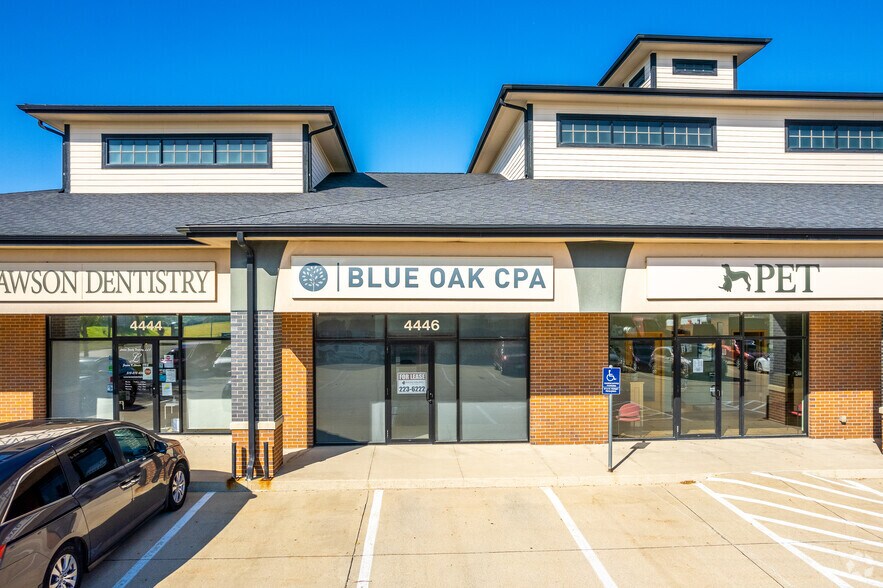 More Photos Of 4444-4456 NW 128th St, Urbandale Office For Sale