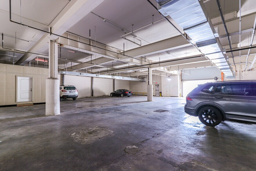 More Photos Of 605 Austin Ave, Waco Storefront Retail Office For Sale