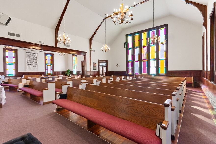 More Photos Of 201 W University Ave, Orange City Religious Facility For Sale