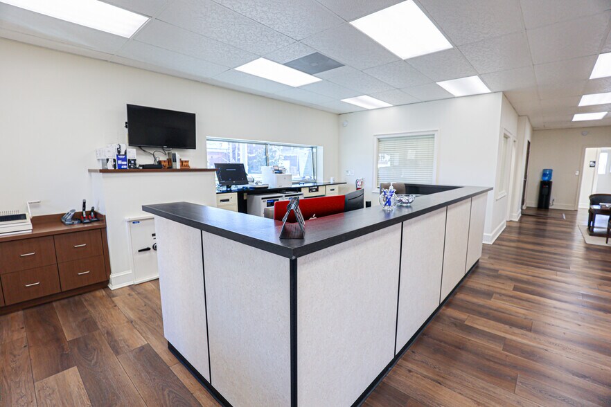 More Photos Of 630 Jefferson St, Paducah Office For Sale
