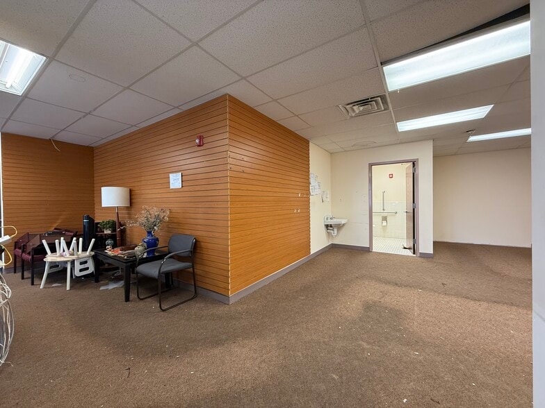 More Photos Of 294-298 State St, Hackensack Medical For Sale